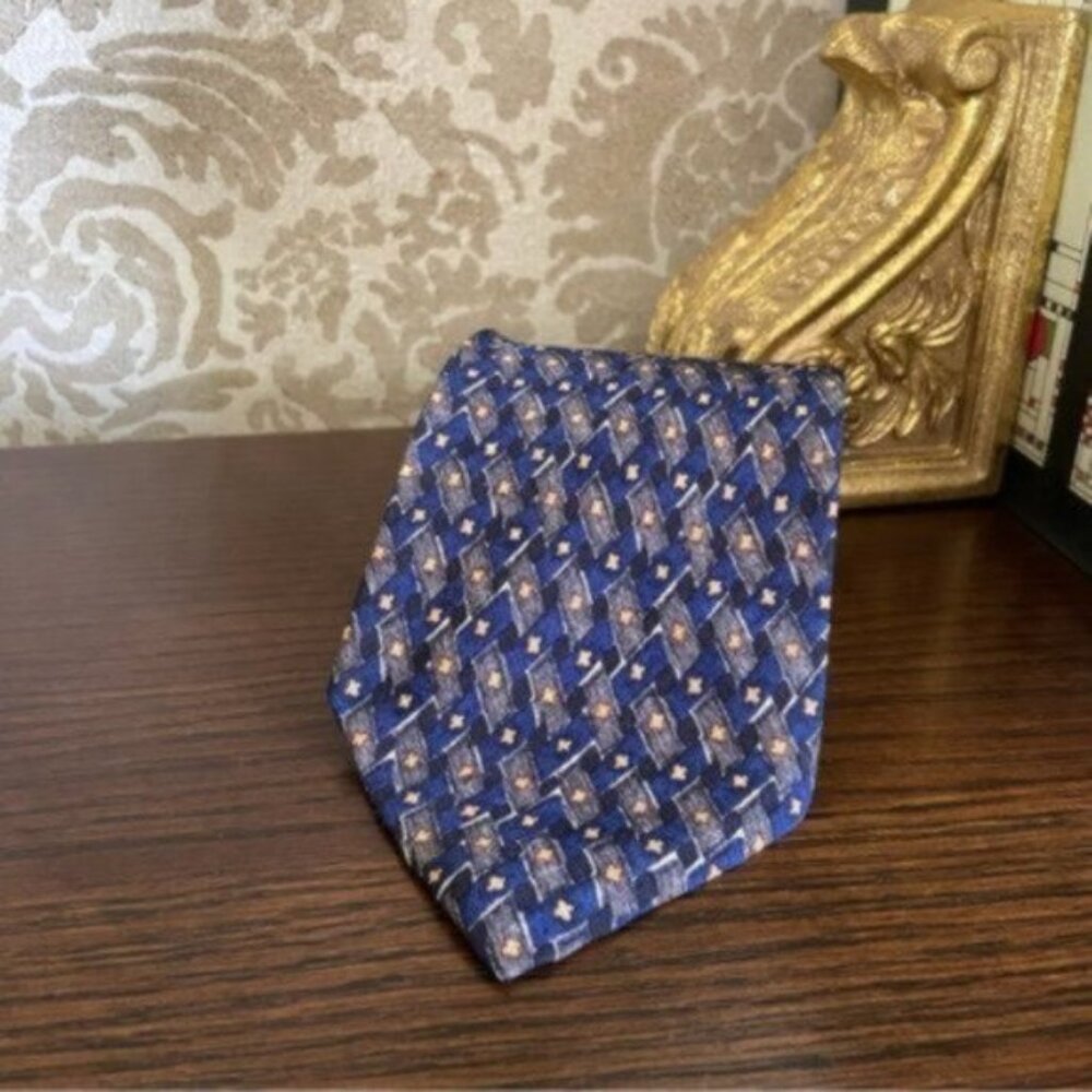 Ermenegildo Zegna Blue Pattern Silk Necktie. 100% Silk.